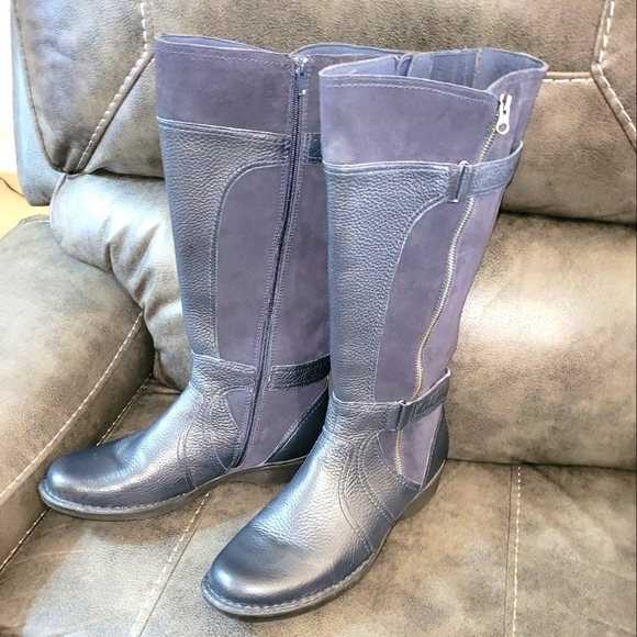 Clarks Shoes - Clarks Whistle Whey wide leg boots dark Navy blue size 9.5